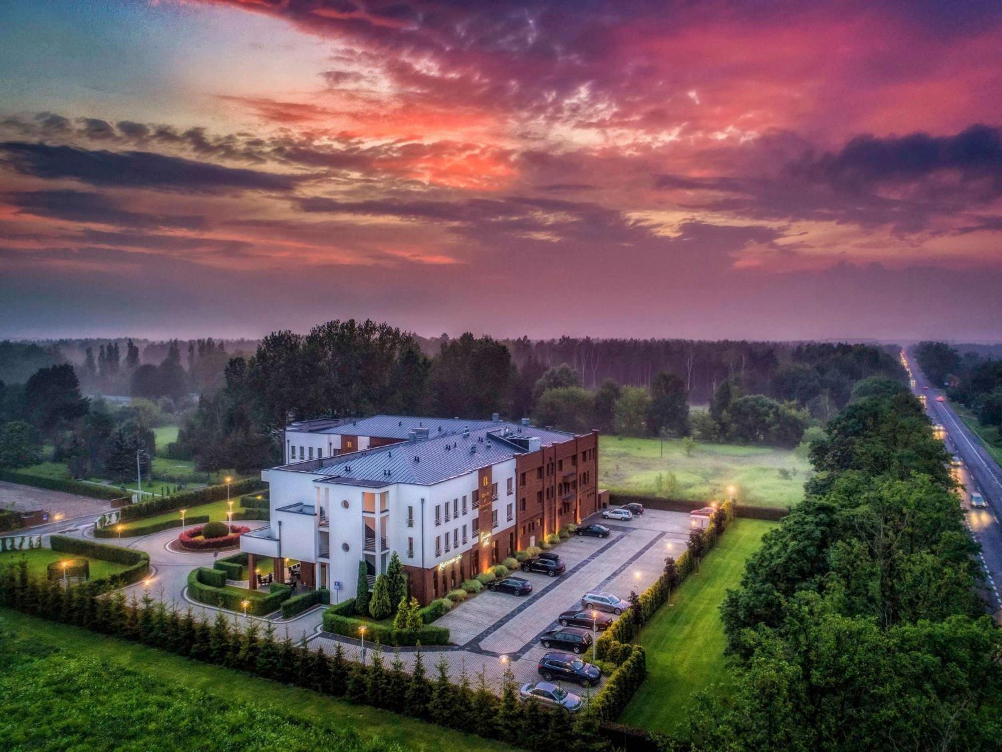 Mercure Wiazowna Brant Exteriér fotografie